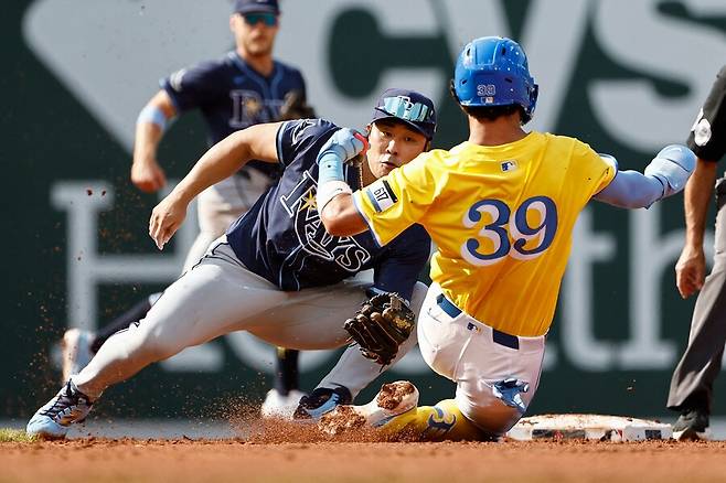 ▲ 수비하는 김하성 ⓒ연합뉴스/AFP
