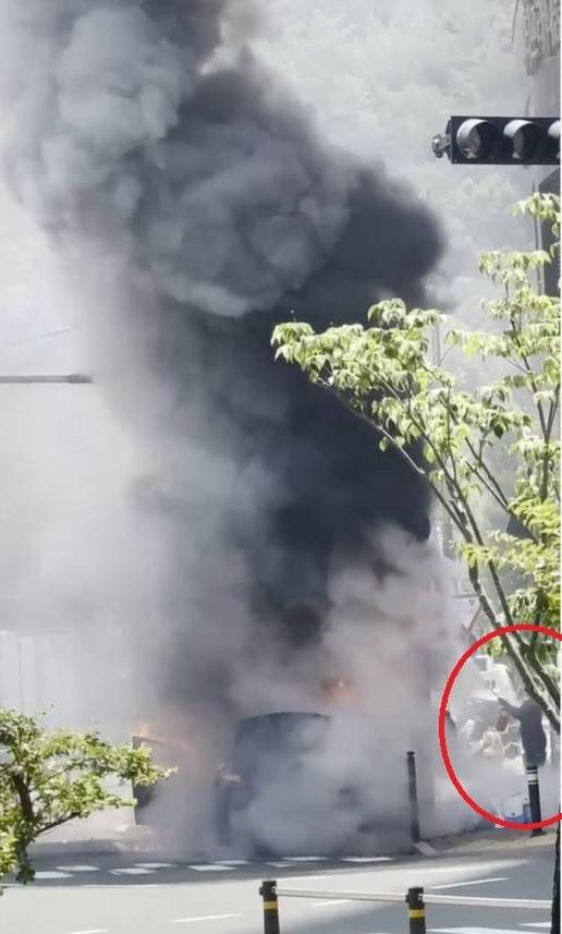 지난 7일 진주 승용차 화재 [경남소방본부 제공. 재판매 및 DB 금지]