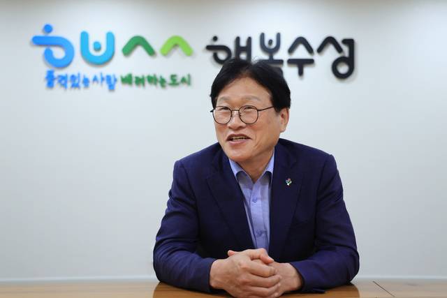 김대권 수성구청장이 인터뷰에 답하고 있다. 대구 수성구청 제공.