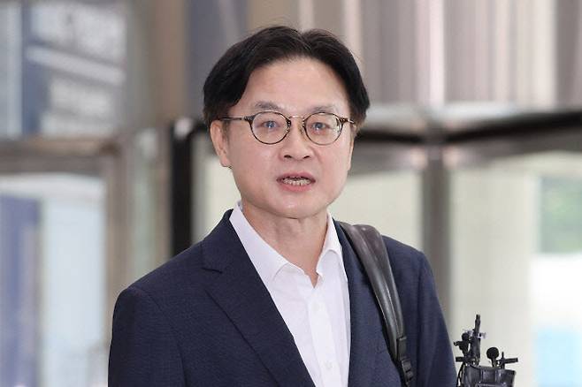 김정관 산업통상자원부 장관 후보자가 지난달 30일 서울 강남구 한국기술센터에 마련된 인사청문회 준비사무실로 첫 출근하며 취재진의 질문에 답하고 있다. (사진=연합뉴스)