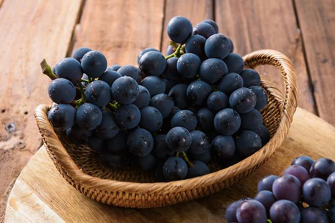 당뇨 환자는 혈당을 관리하기 위해 당분이 많은 과일을 피하는 것이 좋지만 적당량을 섭취하면 건강에 좋다. [사진=게티이미지뱅크]