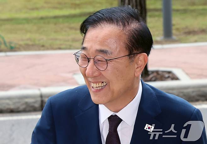 김윤덕 국토교통부 장관 후보자가 15일 오전 경기 과천시 정부과천청사에 마련된 인사청문회 사무실로 출근하고 있다. 2025.7.15/뉴스1 ⓒ News1 황기선 기자