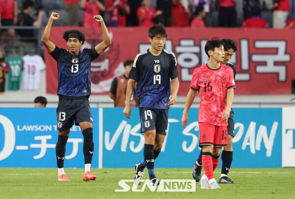 15일 경기 용인미르스타디움에서 열린 2025 동아시아축구연맹(EAFF) E-1 챔피언십(동아시안컵) 남자부 한국과 일본의 경기, 일본 료 저메인이 선취골을 넣은 뒤 기뻐하고 있다. /사진=뉴시스