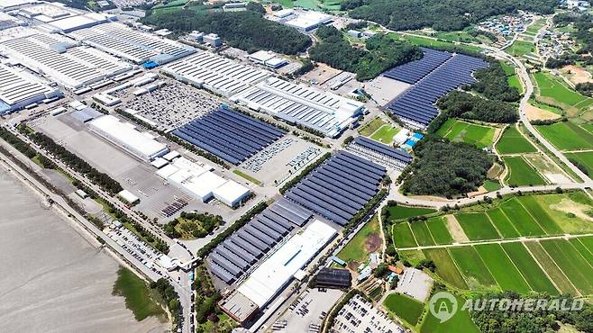 기아 오토랜드 화성에 설치된 태양광 자체발전 설비 (기아)
