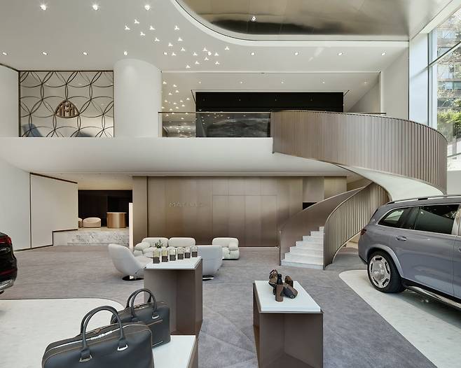 14일 서울 강남구 압구정동에 개관한 '마이바흐 브랜드센터 서울'. /메르세데스 벤츠