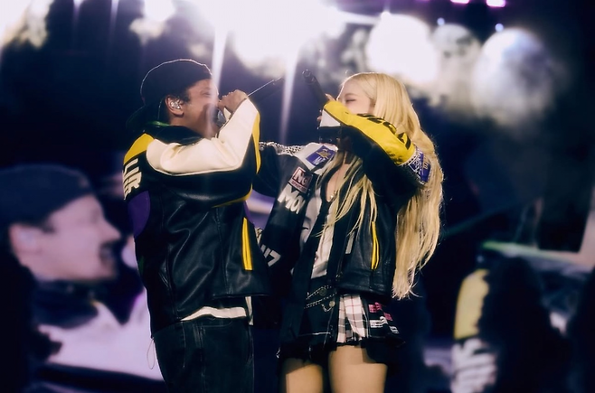 image.png 로제 덕분에 빚 거의 다 갚았다는 브루노 마스