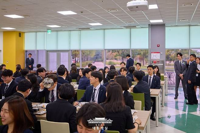 14일 충북 진천군 국가공무원 인재개발원을 방문했을 때의 이재명 대통령. 대통령실 제공