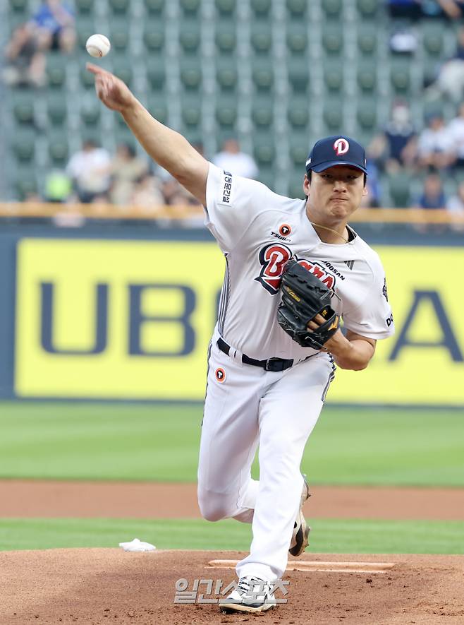 곽빈이 후반기를 2선발로 출발한다. 잠실=정시종 기자 capa@edaily.co.kr