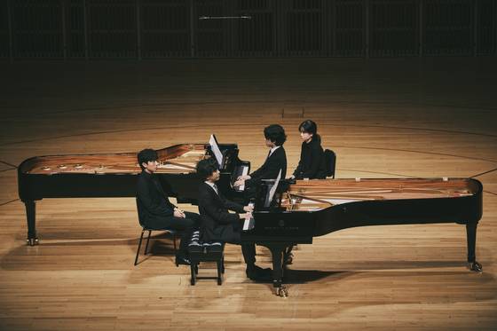 피아니스트 손민수와 임윤찬의 듀오 공연. 14일 롯데콘서트홀에서 열렸다. 사진 현대카드ㆍ목프로덕션