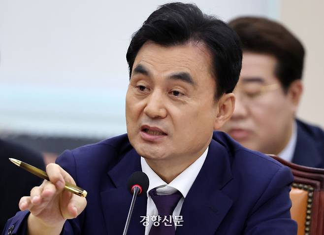 안규백 국방부 장관 후보자가 15일 국회 국방위원회의 인사청문회에서 답변하고 있다. 박민규 선임기자