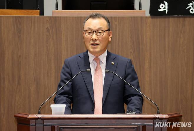 충남도의회 주진하 의원이 15일 열린 제360회 임시회 제1차 본회의에서 5분 발언에 나서고 있다.