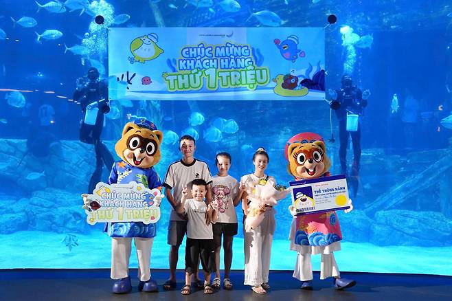 누적 관람객 100만명을 달성한 롯데월드 아쿠아리움 하노이 / 사진=롯데월드