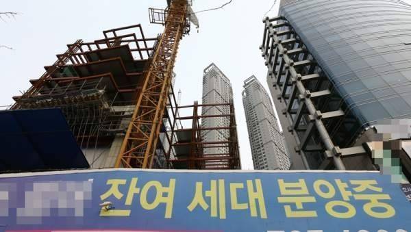 대구 수성구의 한 미분양 주택 공사 현장 [사진 = 연합뉴스]