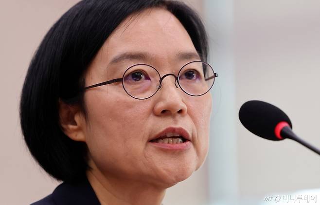 [서울=뉴시스] 김명년 기자 = 한성숙 중소벤처기업부 장관 후보자가 15일 서울 여의도 국회 산업통상자원중소벤처기업위원회에서 열린 인사청문회에서 발언하고 있다. 2025.07.15. kmn@newsis.com /사진=김명년