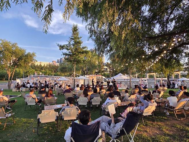 ‘여행하는 서재, 한강에서 잠시 멈춤’ 특별전