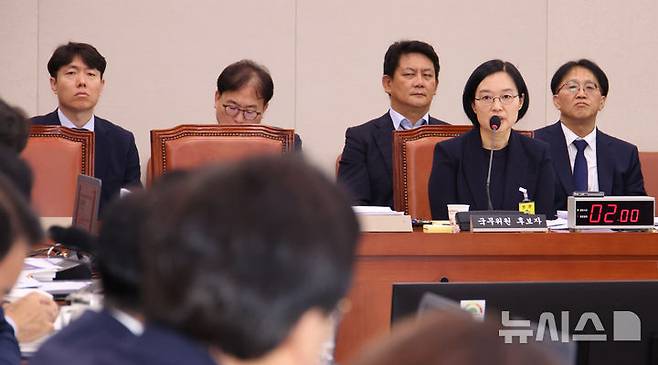 [서울=뉴시스] 김금보 기자 = 한성숙 중소벤처기업부 장관 후보자가 15일 서울 여의도 국회 산업통상자원중소벤처기업위원회에서 열린 인사청문회에서 질의에 답하고 있다. 2025.07.15. kgb@newsis.com