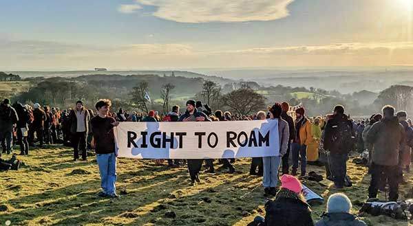 노상 야영권 확보를 위해 다트무어에서 연일 시위가 펼쳐졌다. 사진 라잇투롬.&nbsp;