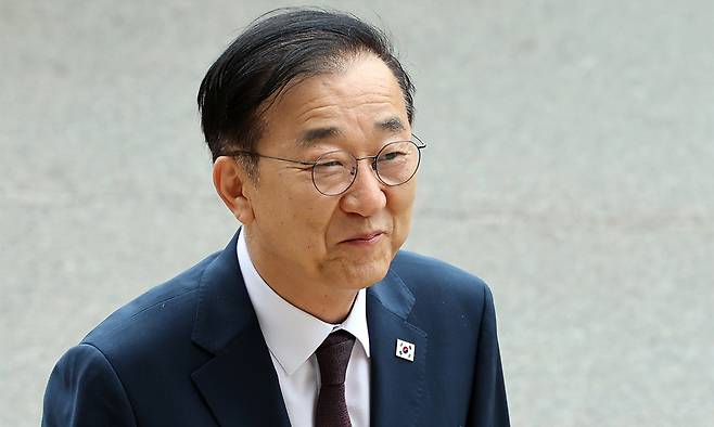 김윤덕 국토교통부 장관 후보자가 15일 경기 과천시 정부과천청사에 마련된 인사청문회 사무실로 출근하고 있다. 뉴스1