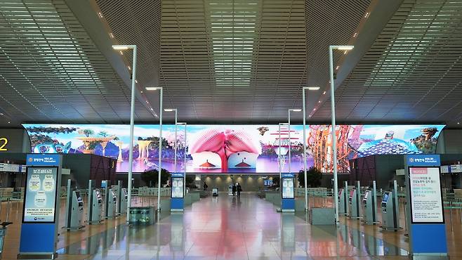 인천공항에서 전시 중인 미술작품.