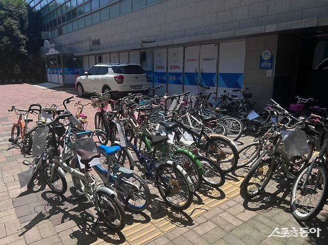 부산시설공단, 스포원파크 내 장기방치 자전거 35대 폐기 처분. (사진제공=부산시설공단)