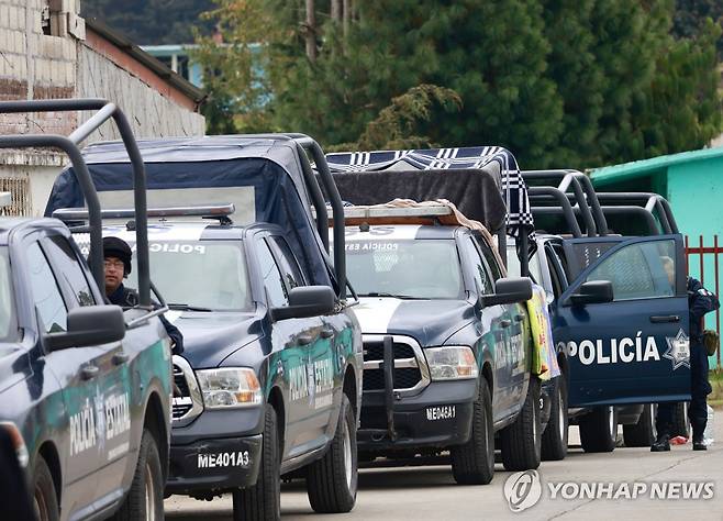 근무 중인 멕시코 경찰 [EPA 연합뉴스 자료사진. 재판매 및 DB 금지]