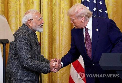 도널드 트럼프 미국 대통령(우측)과 나렌드라 모디 인도 총리(좌측) [로이터 연합뉴스 자료사진. 재판매 및 DB 금지]