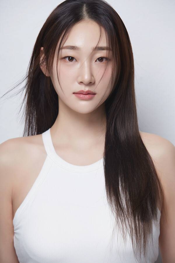 영화 '1승'에서 배구선수 출신 최초로 스크린에 등장해 1인 2역을 완벽히 소화한 전 배구 국가대표 시은미(35)가 스포츠 크리에이티브 에이전시 티케이오시비에 새롭게 합류했다(사진=티케이오시비)