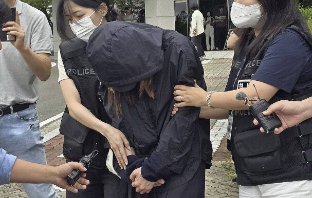 시험기간 중 안동의 한 여자고등학교에 무단 침입해 시험지를 훔친 학부모 A씨(47). (사진=연합뉴스)