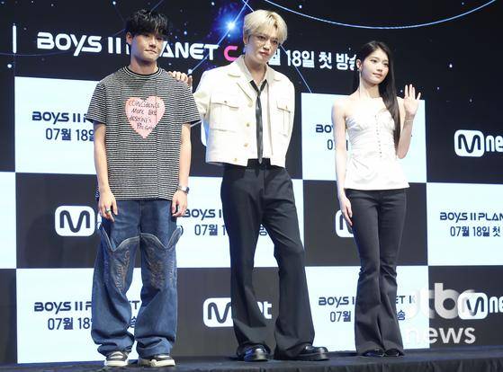 16일 오전 서울 더 세인트에서 Mnet?'보이즈 2 플래닛' 제작발표회가 열렸다. 이날 행사에는 제작진(김신영 CP, 정우영 PD, 고정경 PD), K 마스터(이석훈, 킹키, 카니), C마스터(김재중, 샤오팅, 제이릭), 공통 마스터(임한별, 효린, 백구영, 저스디스) 총 13명이 참석해 자리를 빛냈다. 박세완 엔터뉴스팀 기자 park.sewan@jtbc.co.kr