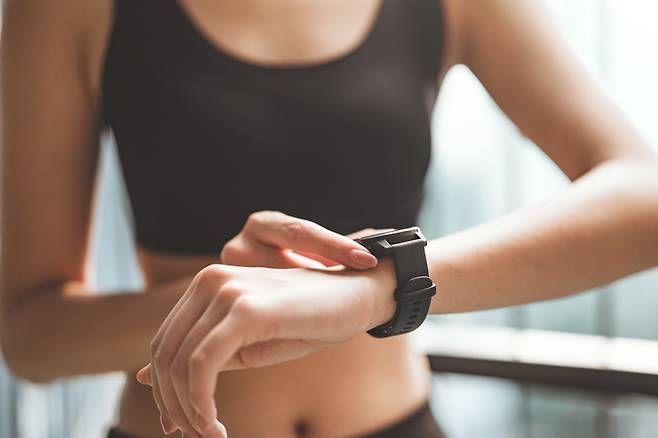 매일 꾸준히 운동하는 습관이 수면의 질, 특히 회복에 중요한 깊은 수면을 향상시킬 수 있다는 연구 결과가 나왔다. [사진=게티이미지뱅크]