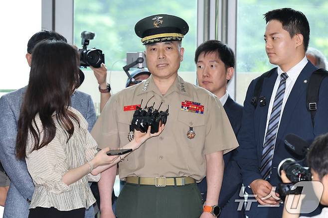 해병대 수사단장인 박정훈 대령이 16일 오후 서울 서초구 이명현 순직해병특검 사무실에 참고인 신분으로 출석하고 있다. 2025.7.16/뉴스1 ⓒ News1 신웅수 기자