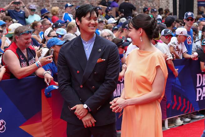 오타니 쇼헤이(왼쪽)와 아내 다나카 마미코. Imagn Images연합뉴스