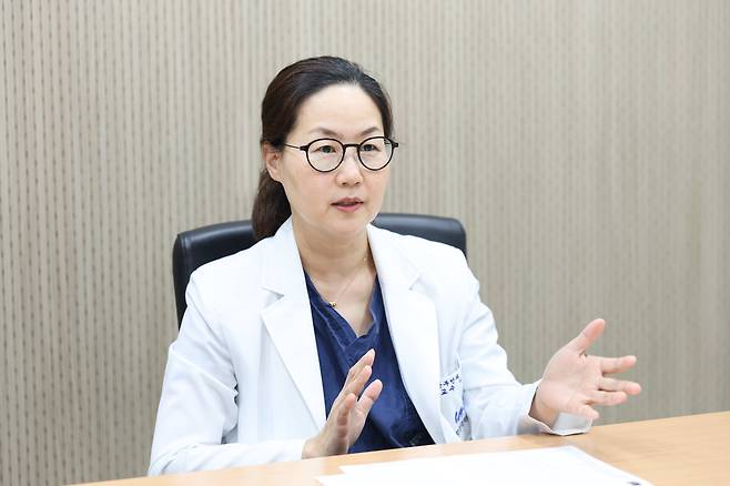 이은주 중앙대병원 부인암센터 산부인과 교수가 8일 서울 동작구 중앙대병원에서 조선비즈와 만나 난소암의 특징과 치료법에 대해 설명하고 있다. /중앙대병원