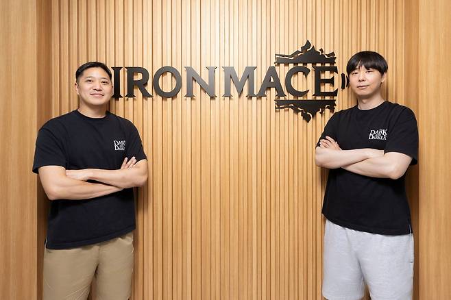 (왼쪽부터) 박승하 아이언메이스 사장과 최주현 대표 / 아이언메이스 제공
