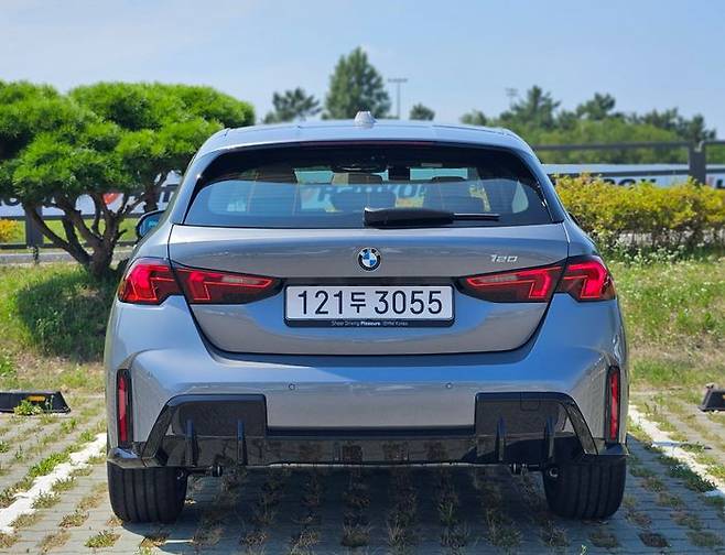 뉴 120 후면. ⓒ데일리안 정진주 기자