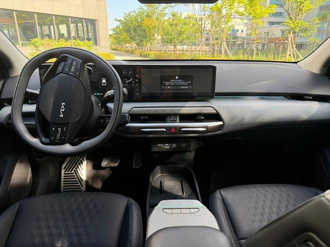 기아 EV4 인테리어 사진=육동윤 글로벌이코노믹 기자