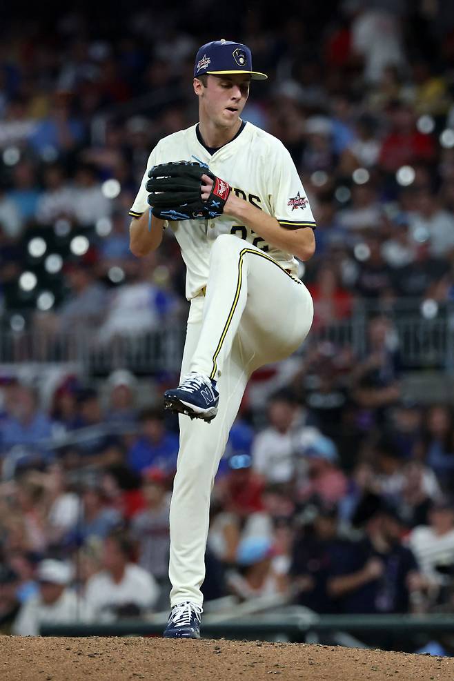 <yonhap photo-2517=""> ATLANTA, GEORGIA - JULY 15: Jacob Misiorowski #32 of the Milwaukee Brewers throws a pitch against the American League during the eighth inning of the MLB All-Star Game at Truist Park on July 15, 2025 in Atlanta, Georgia. Kevin C. Cox/Getty Images/AFP (Photo by Kevin C. Cox / GETTY IMAGES NORTH AMERICA / Getty Images via AFP)/2025-07-16 11:58:57/ <저작권자 ⓒ 1980-2025 ㈜연합뉴스. 무단 전재 재배포 금지, AI 학습 및 활용 금지></yonhap>