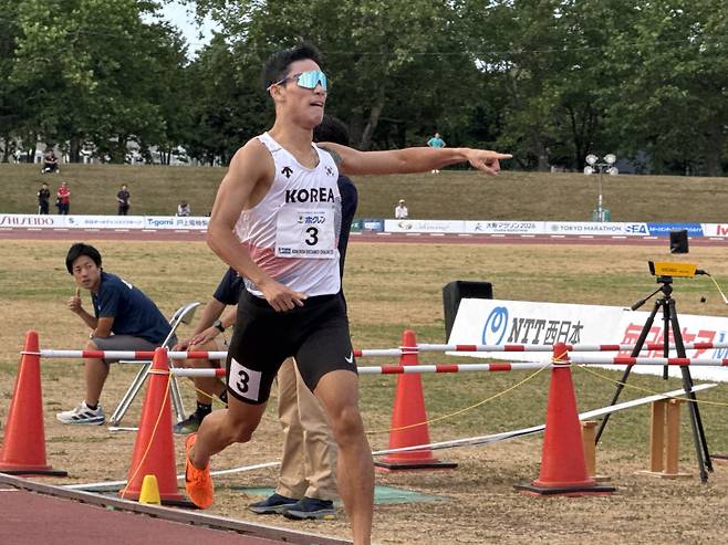 이재웅이 16일 일본 기타미시 동릉 공원 육상경기장에서 열린 2025 호크렌디스턴스챌린지 남자 1500m에서 3분36초01로 우승했다. 이 기록은 종전 본인이 세운 한국 신기록(종전 3분38초55)을 1달 만에 경신한 것이다. 사진=대한육상연맹