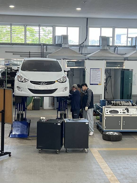 줄포자동차고등학교의 실습장면  [사진=전북교육청 ]