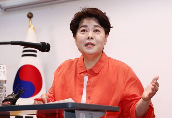 윤희숙 국민의힘 혁신위원장이 16일 서울 여의도 중앙당사에서 현안 관련 기자간담회를 하고 있다. 뉴스1