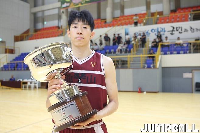 ▲휘문중-용산고 시절부터 김승우의 탈렌트는 남달랐다.