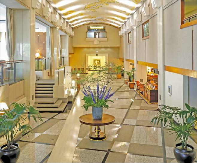 프리미어 호텔 츠바키 삿포로 로비.