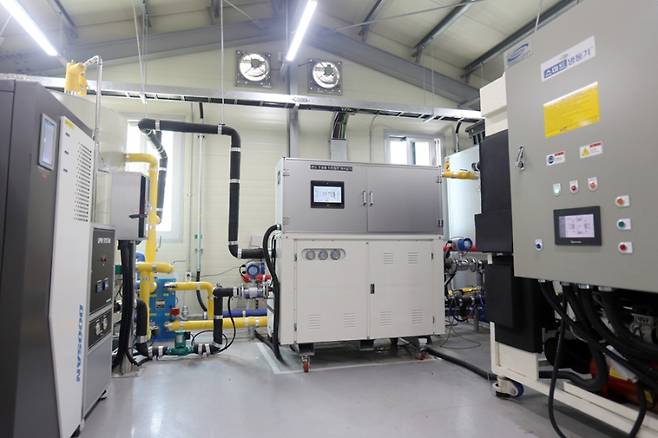 농촌진흥청 국립농업과학원에 설치된 온실 3중 열병합발전 시스템. 한국기계연구원