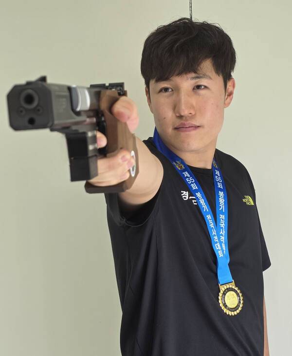 남자 일반부 센터화이어권총 시즌 4관왕 조영재. 경기도청 제공