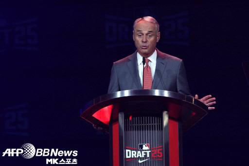 만프레드 커미셔너는 현재 문제점을 해결하기 위한 방안이 필요하다고 주장했다. 사진=ⓒAFPBBNews = News1