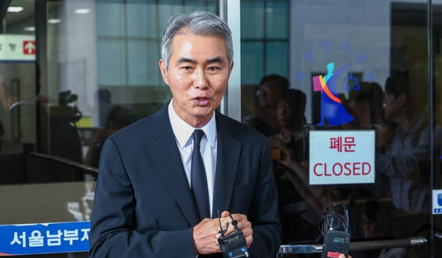 취재진에 입장 밝히는 장현국 전 위메이드 대표. 연합뉴스