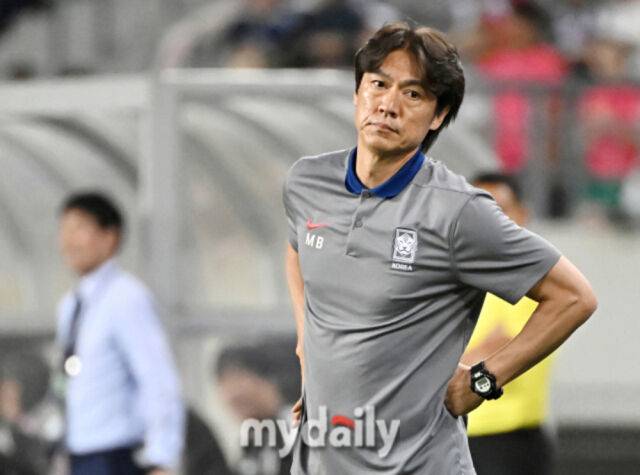 아쉬운 표정을 짓는 홍명보 감독. /용인미르스타디움=송일섭 기자