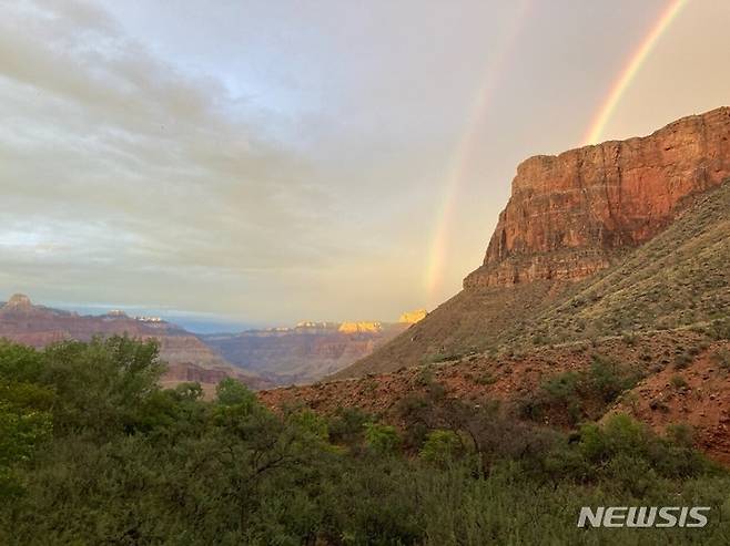 [그랜드캐년국립공원= AP/뉴시스]미국 애리조나주 그랜드 캐년국립공원의  인디언 가든.  이곳은 2022년 11월 21일부터 이곳 원주민 부족의 이름 하바수파이로 이름을 바꿨다. 사상 최초의 인디언출신 장관인 뎁 할런드 내무장관이 이를 주도했다.  2025.07.16.