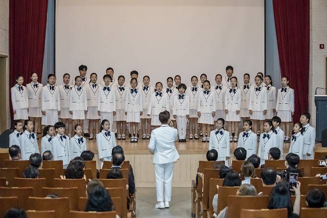 '웨스트 BIKY'  축하무대. 부산국제어린이청소년영화제 제공