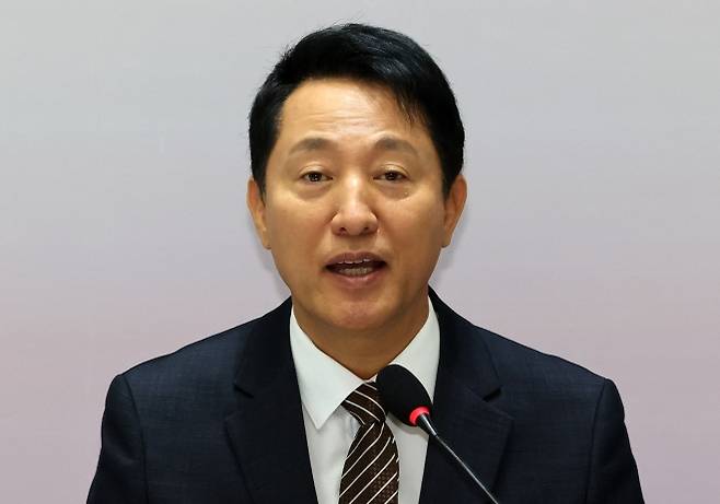 취임 3주년 기자회견서 발언하는 오세훈 시장 - 오세훈 서울시장이 16일 서울 중구 서울시청에서 열린 ‘민선 8기 3주년 기자간담회:가열차게 일상혁명’에서 인사말을 하고 있다. 연합뉴스